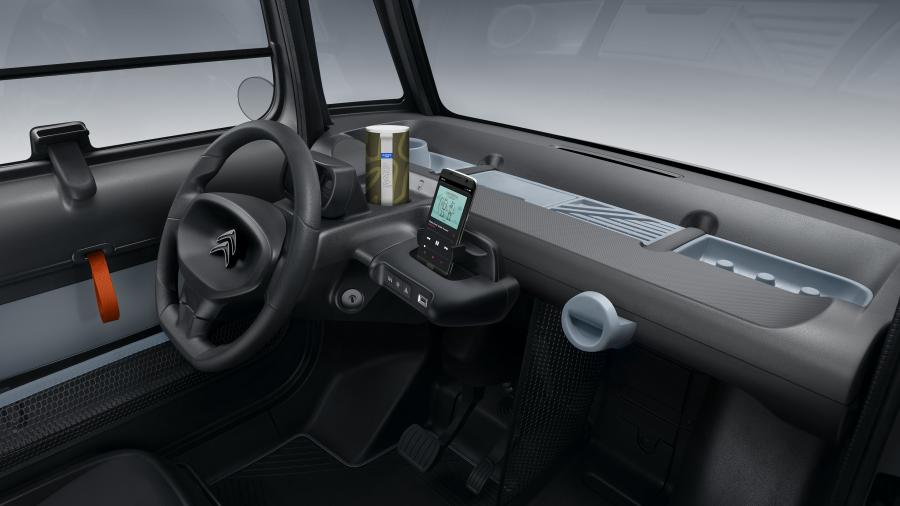 Торпедо Citroen Ami 2020 года  (фото 49 из 54)